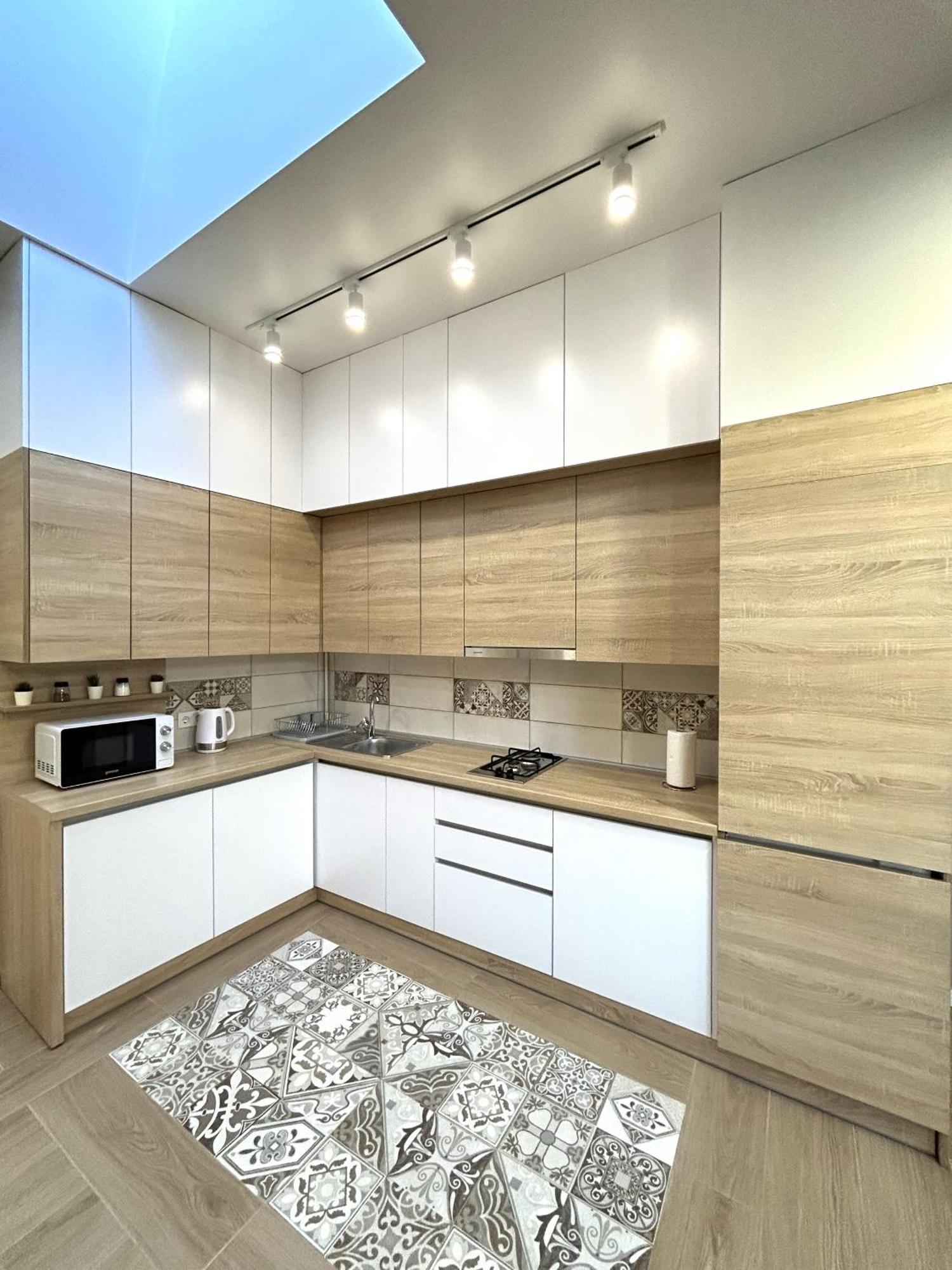 Modern Apartment In The City Center Lviv Ngoại thất bức ảnh