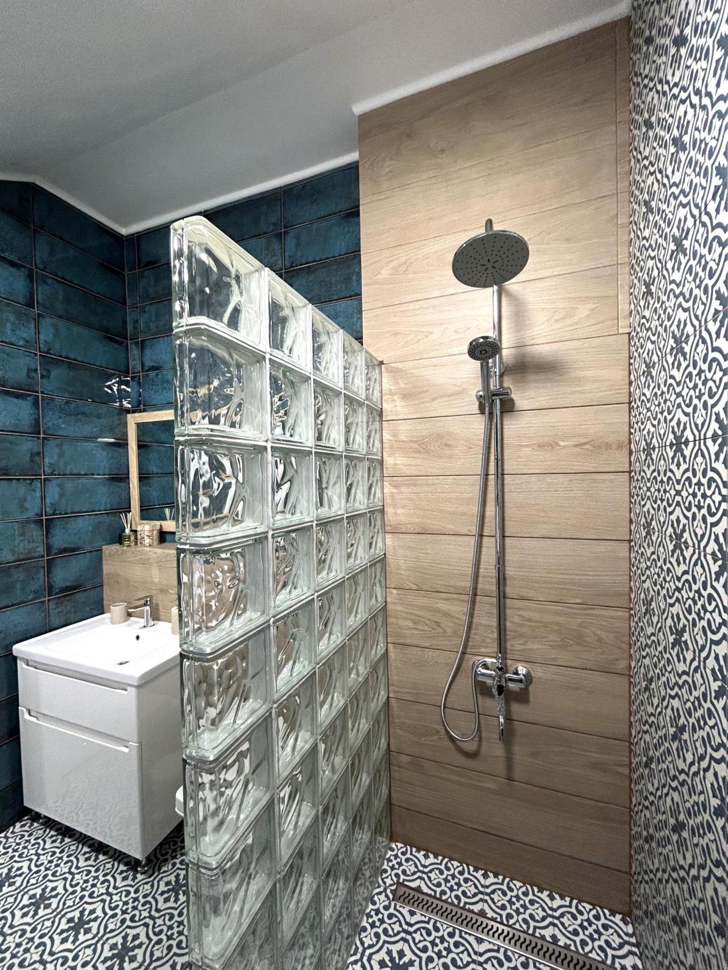 Modern Apartment In The City Center Lviv Ngoại thất bức ảnh
